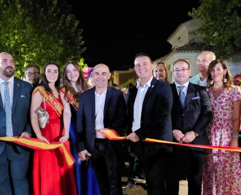 LVH NOTICIAS | TRADICIÓN, JUVENTUD Y ALEGRÍA PROTAGONIZAN LA PARTICIPATIVA CABALGATA DE APERTURA DE LAS FIESTAS DE CASAS IBÁÑEZ CON PRESENCIA DE CABAÑERO